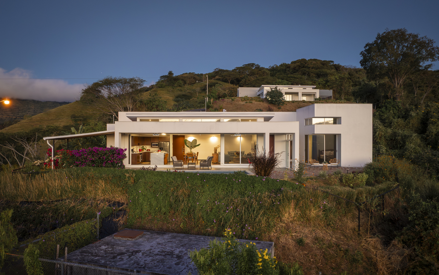 Casa Vista at golden hour overlooking the mountains of Atenas